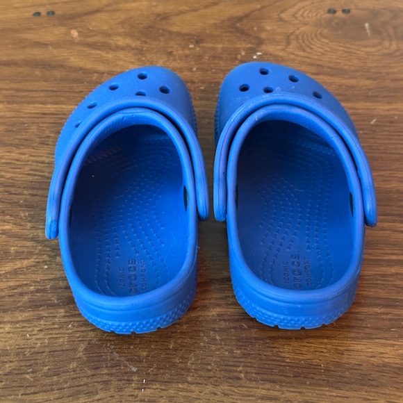 CROCS Kids Classic Clogs Blue Toddler Size 7 - Picture 3 of 4